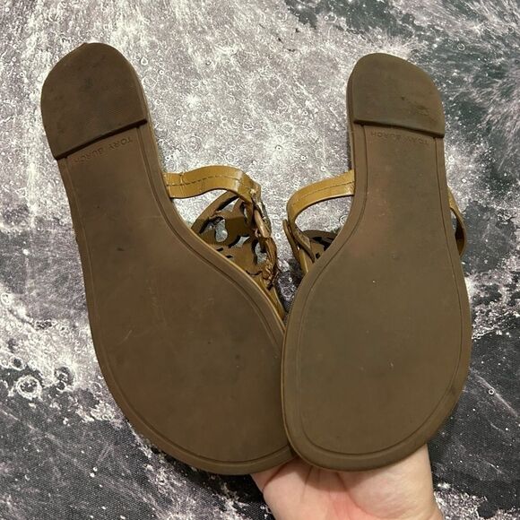 Tory Burch Miller Patent Leather Tan Sandals DAMAGED SIZE 8 1/2 - Picture 3 of 7